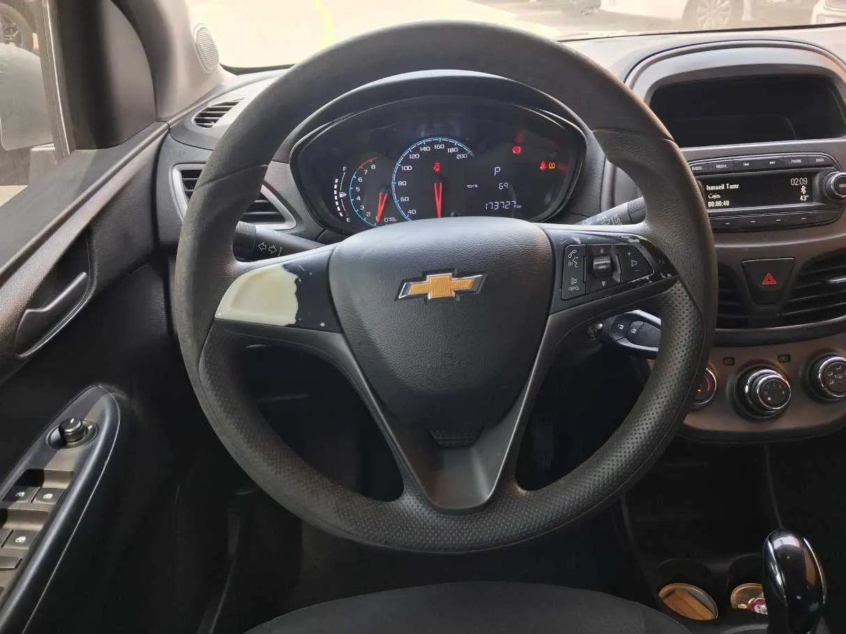 Car image 12