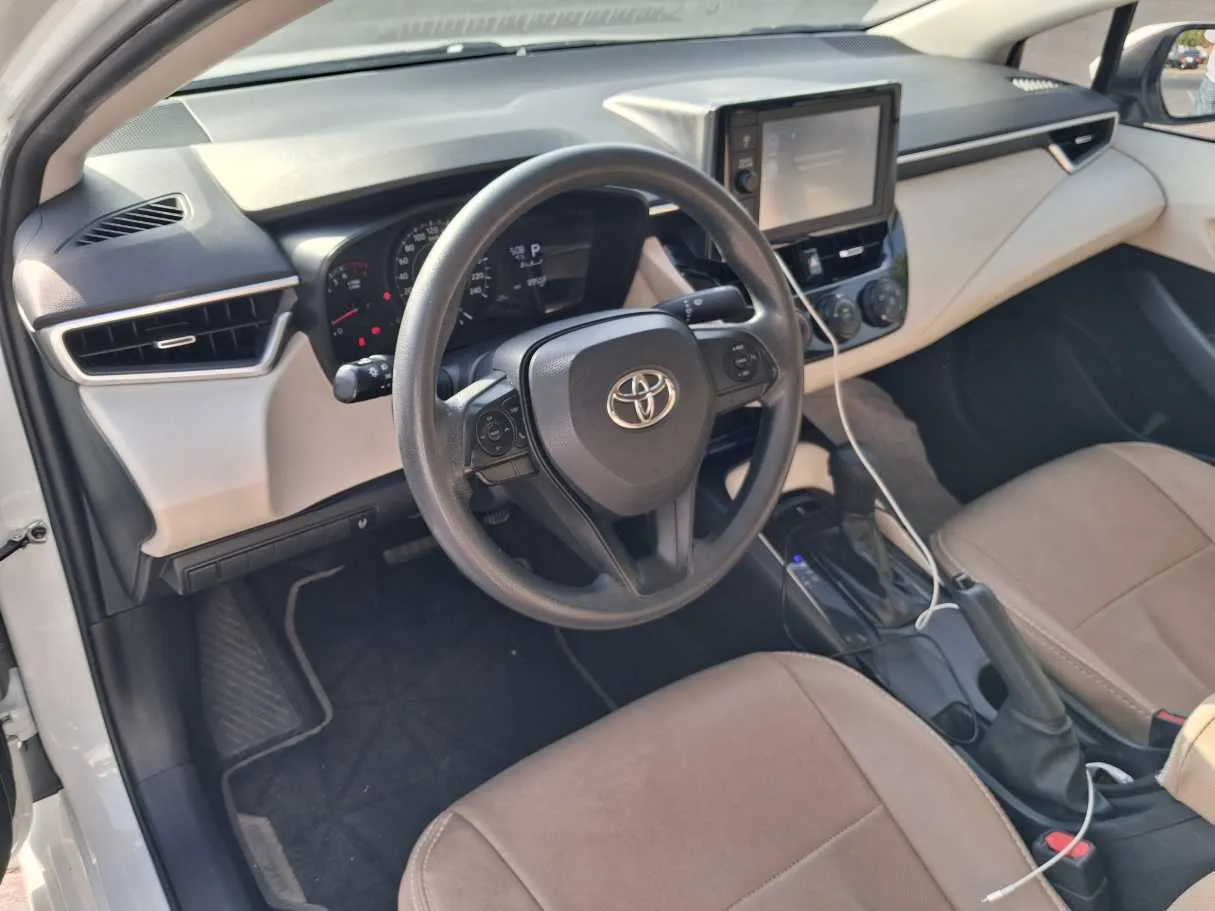 Car image 11