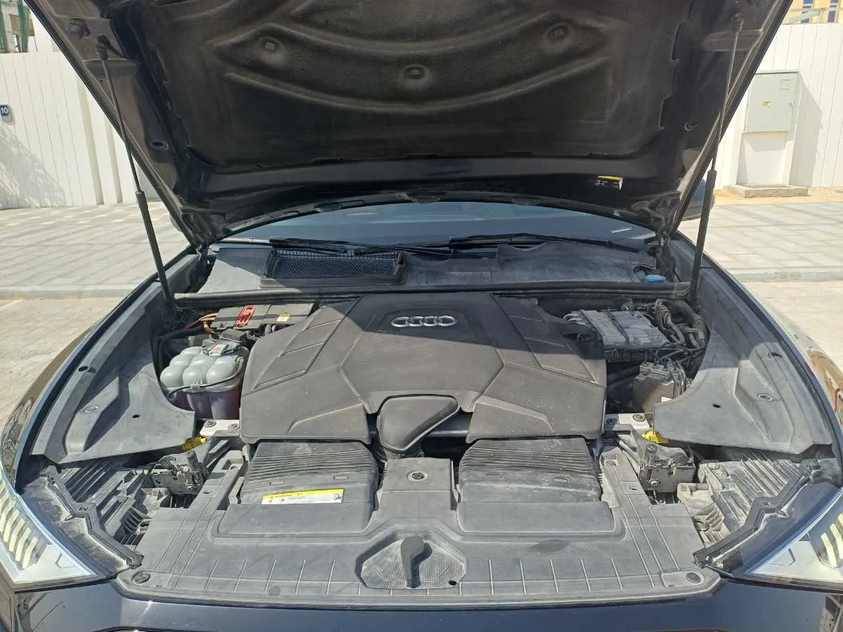 Car image 26
