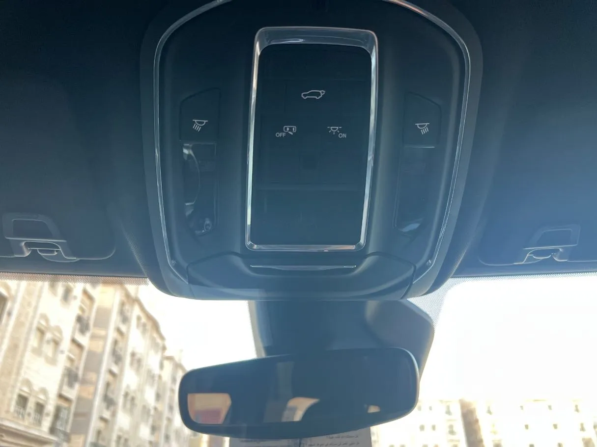 Car image 29