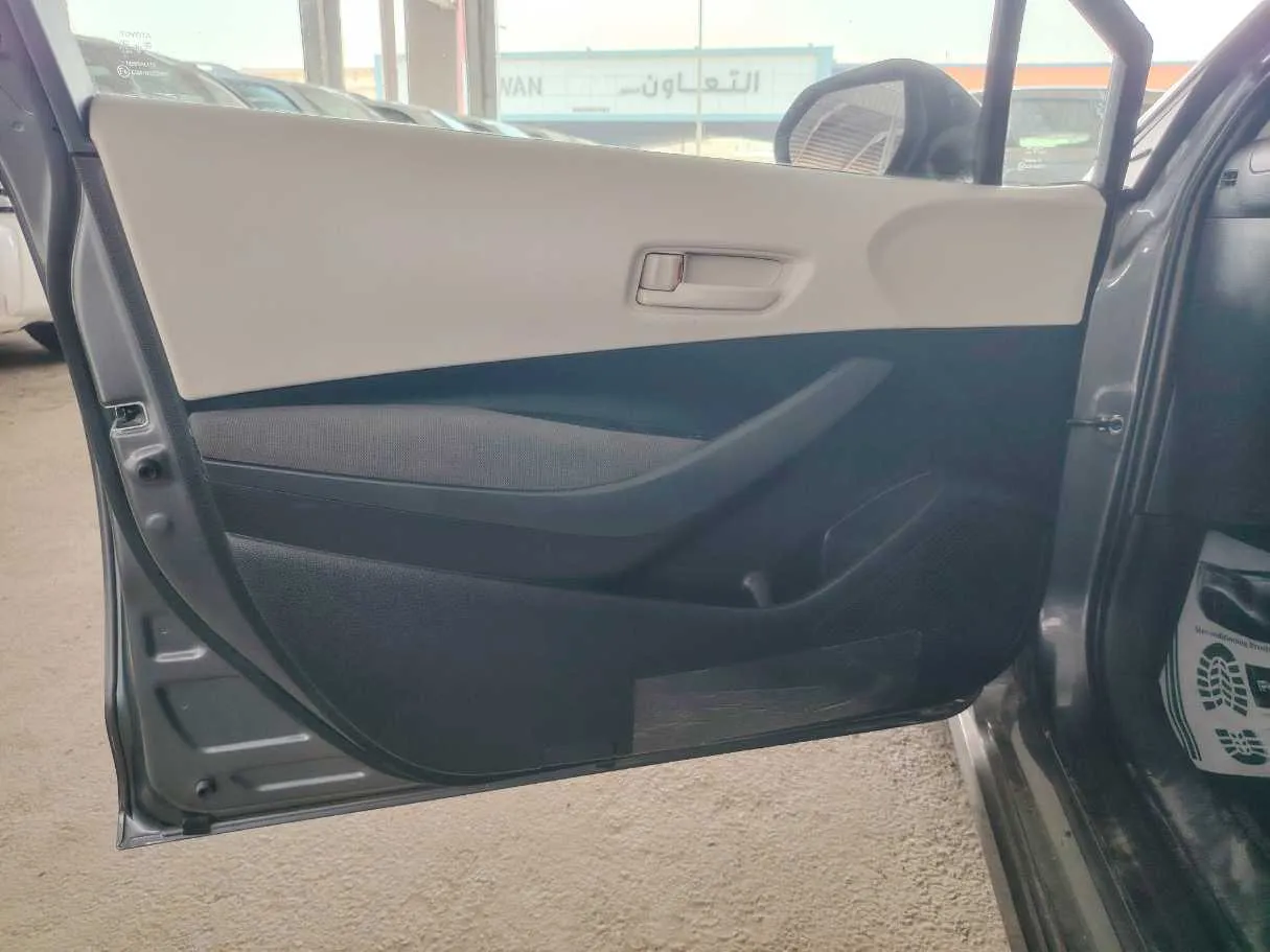 Car image 11