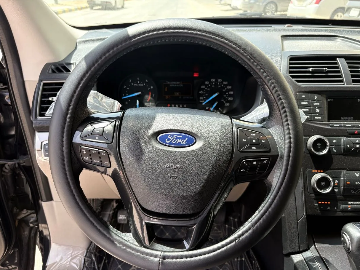 Car image 23