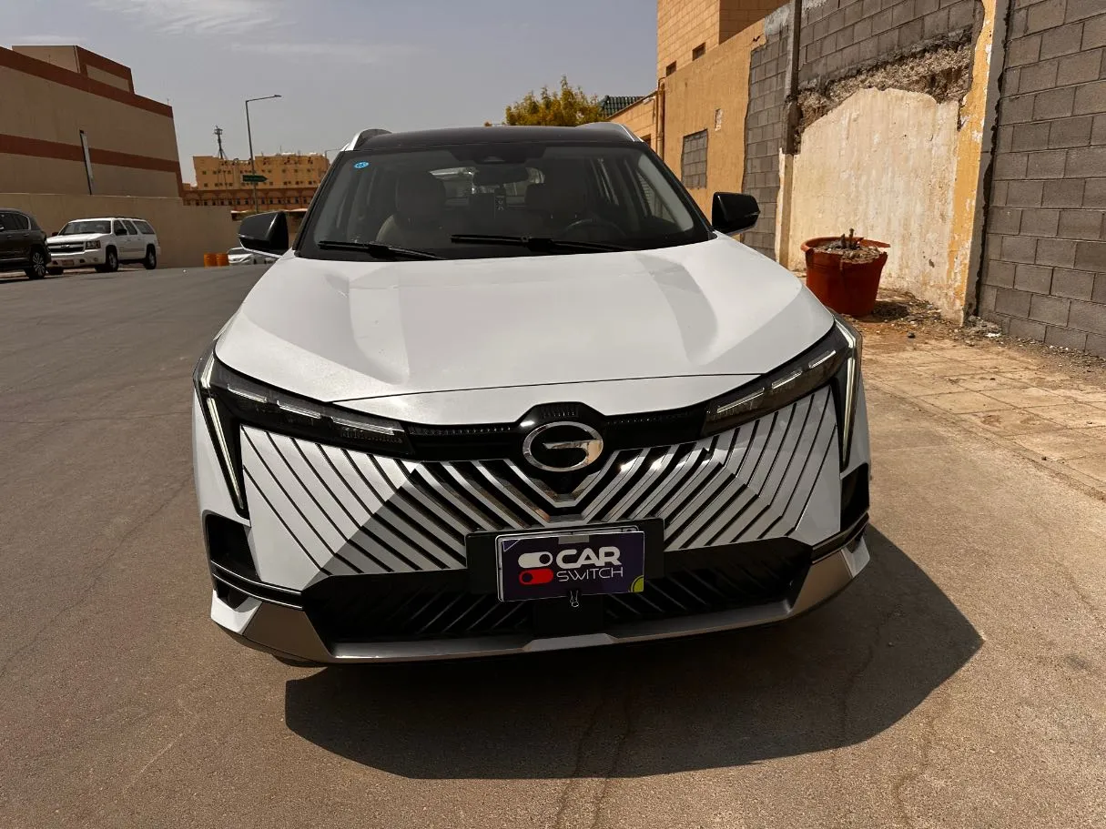 Car image 2