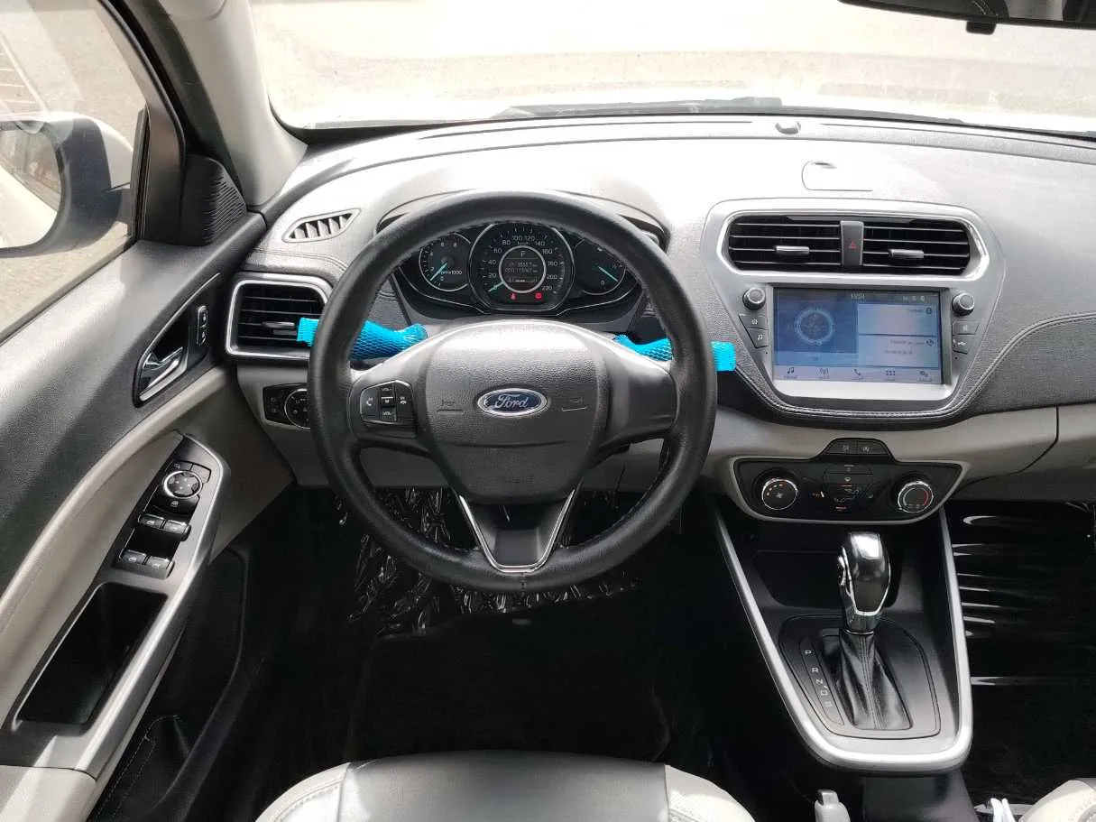 Car image 24
