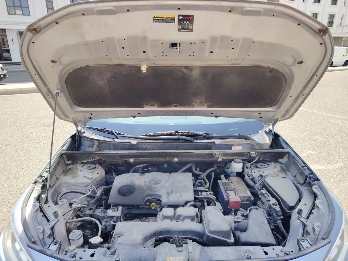 Car image 30