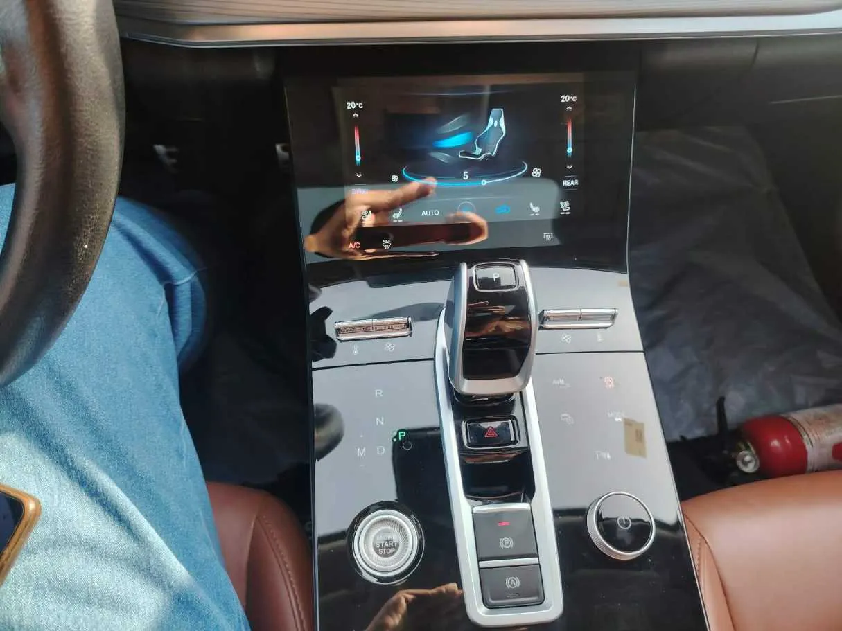 Car image 20