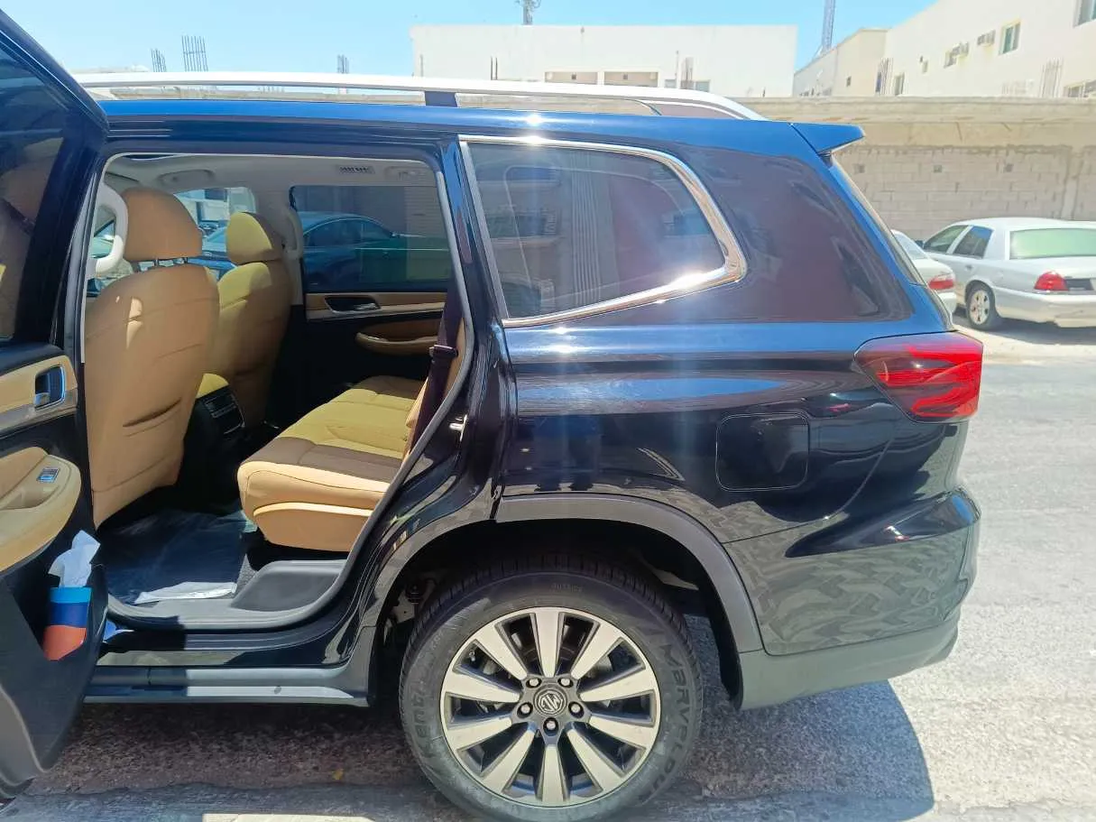 Car image 17