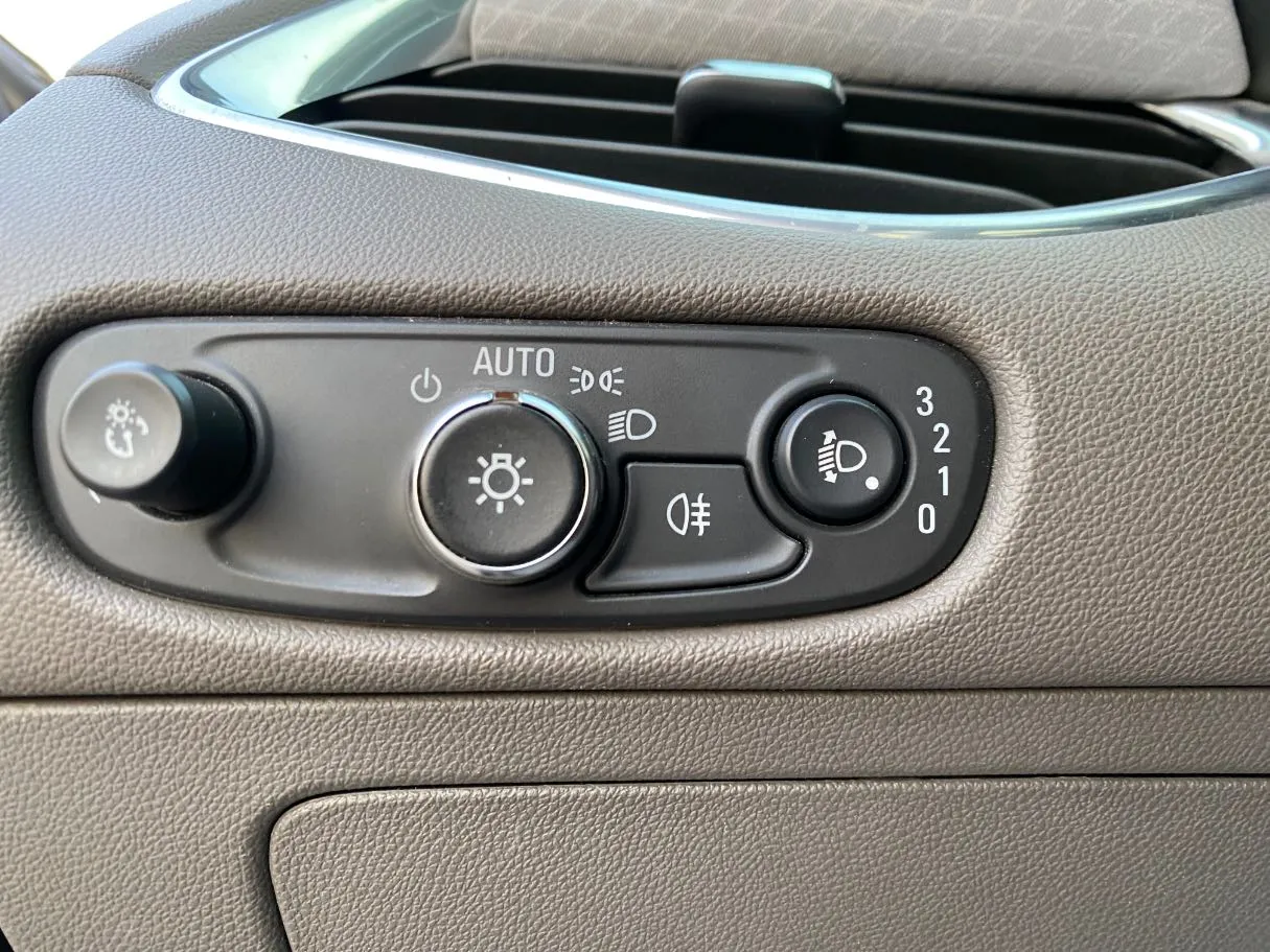 Car image 22
