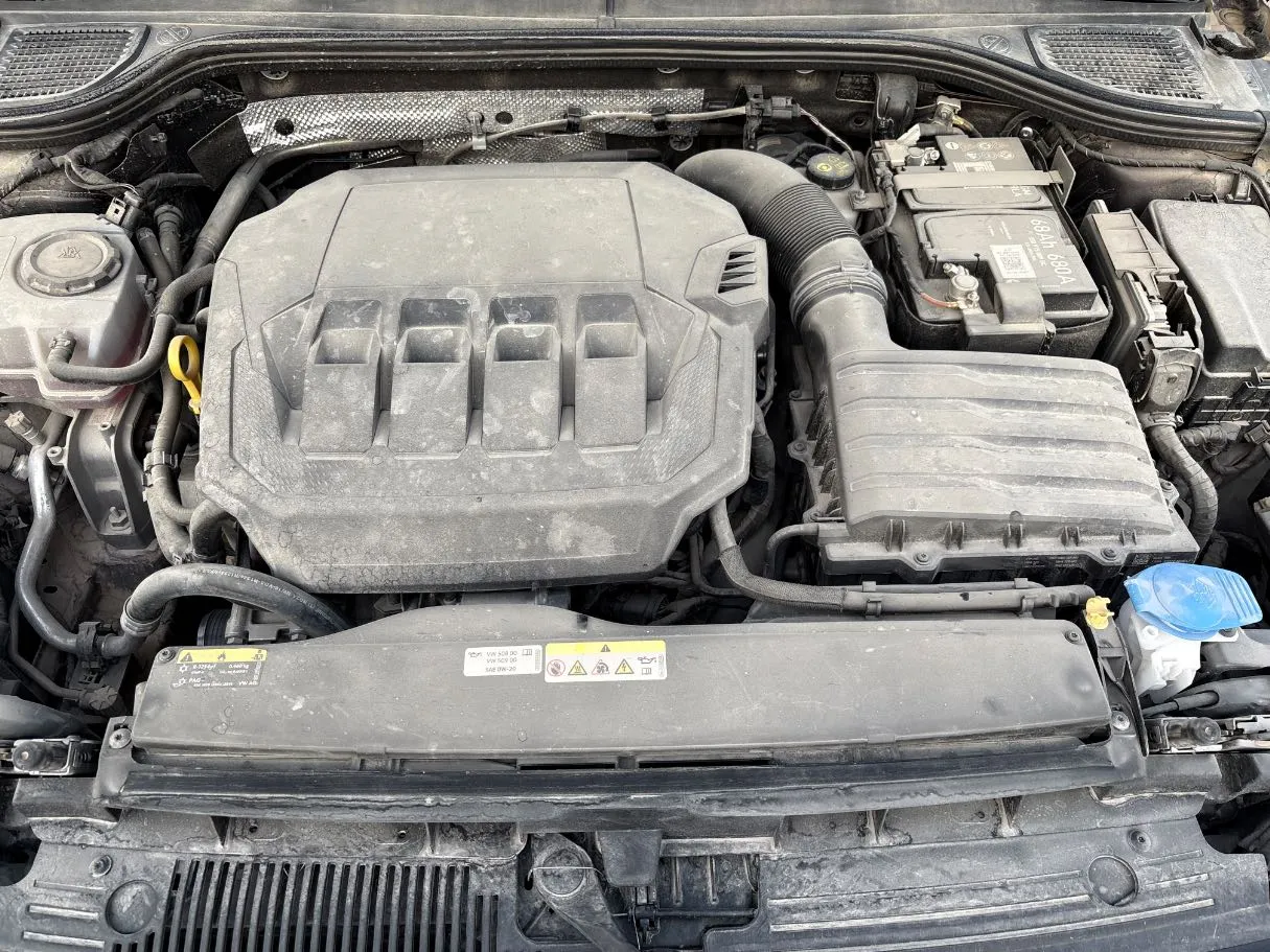 Car image 27