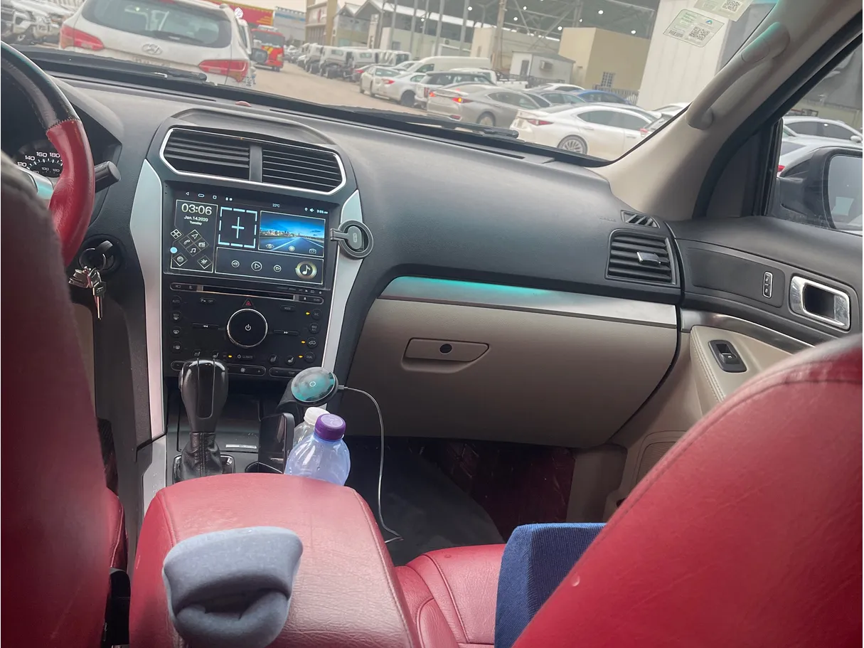 Car image 5