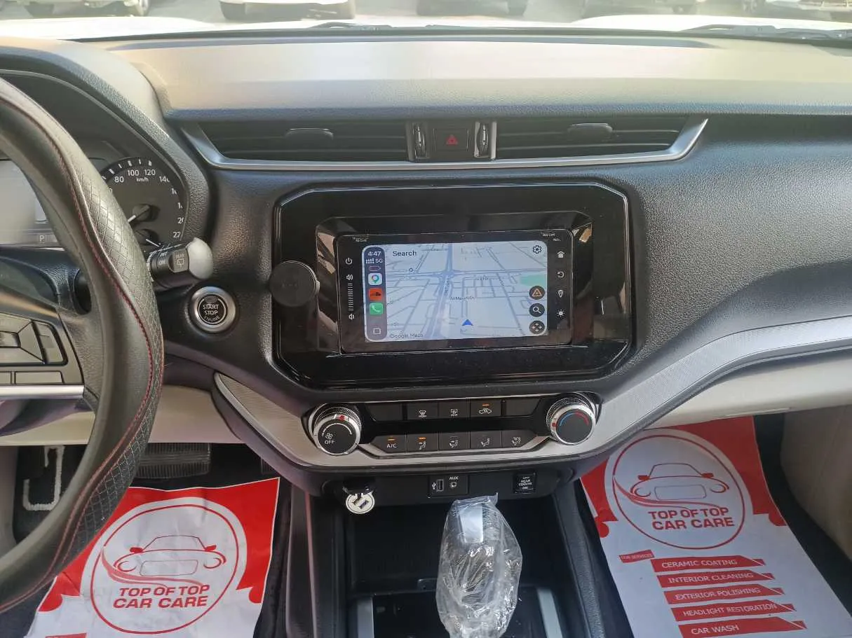 Car image 16