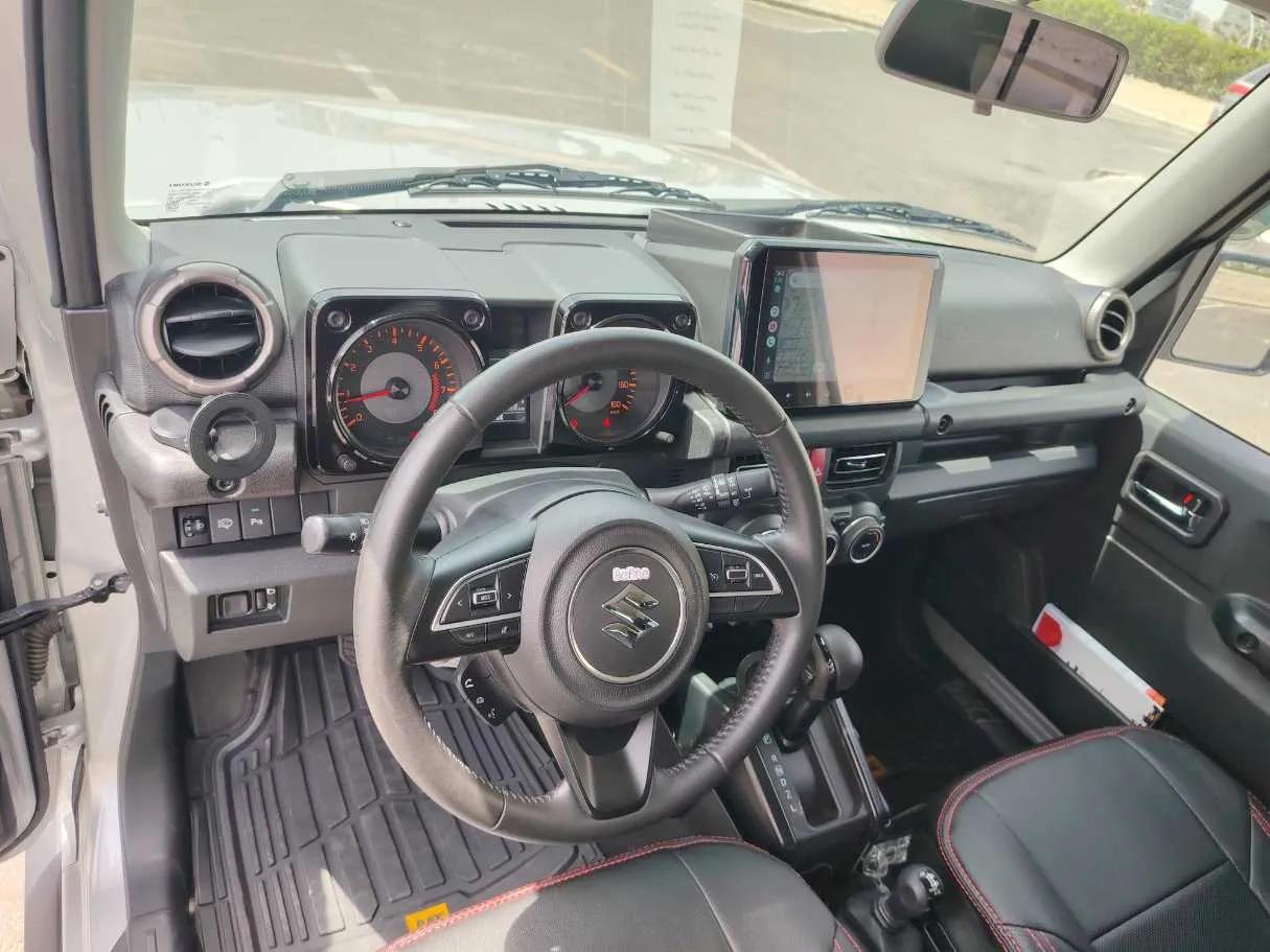 Car image 11