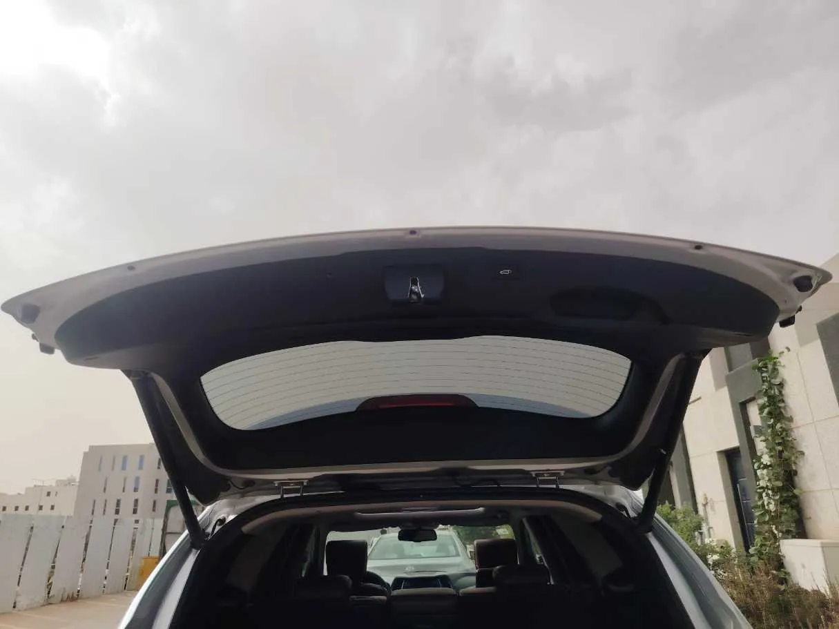 Car image 27