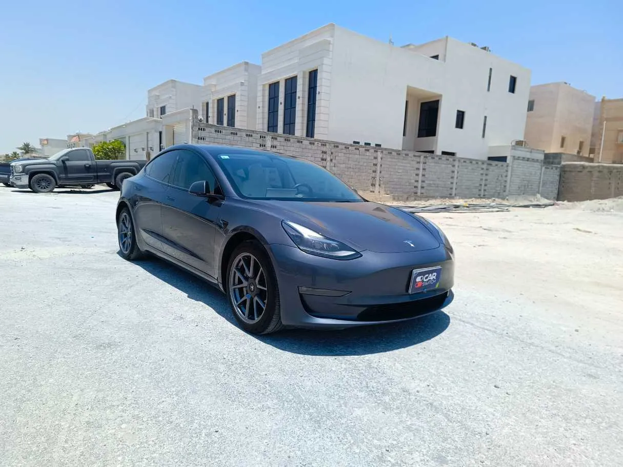 Car image 3