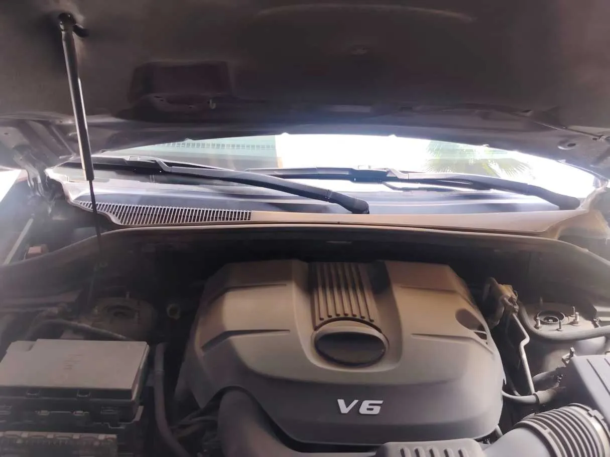 Car image 30