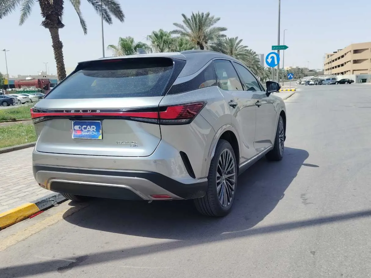Car image 5