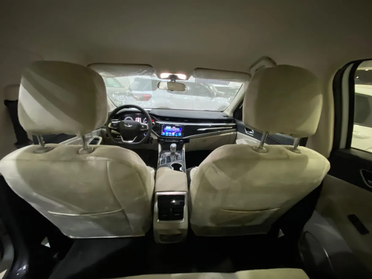 Car image 11