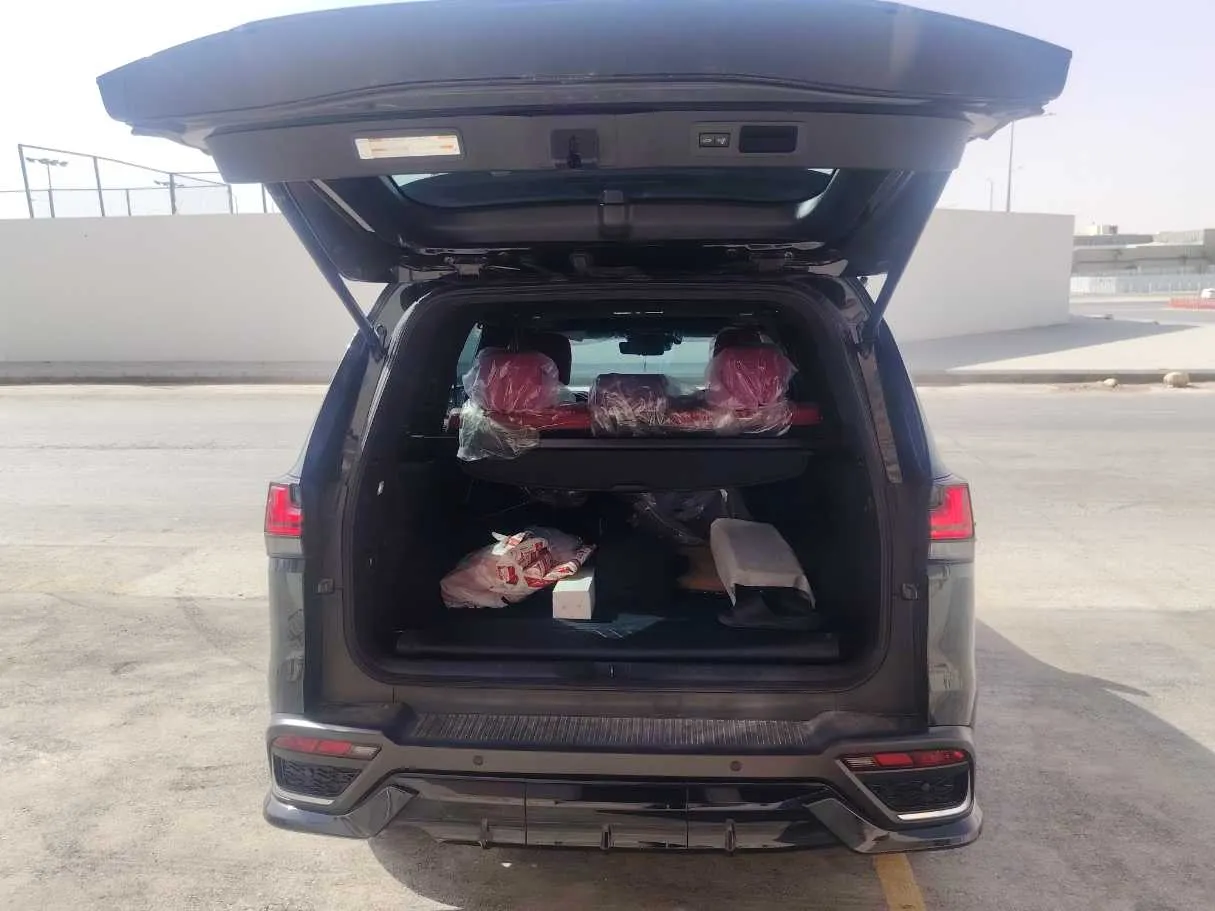 Car image 20