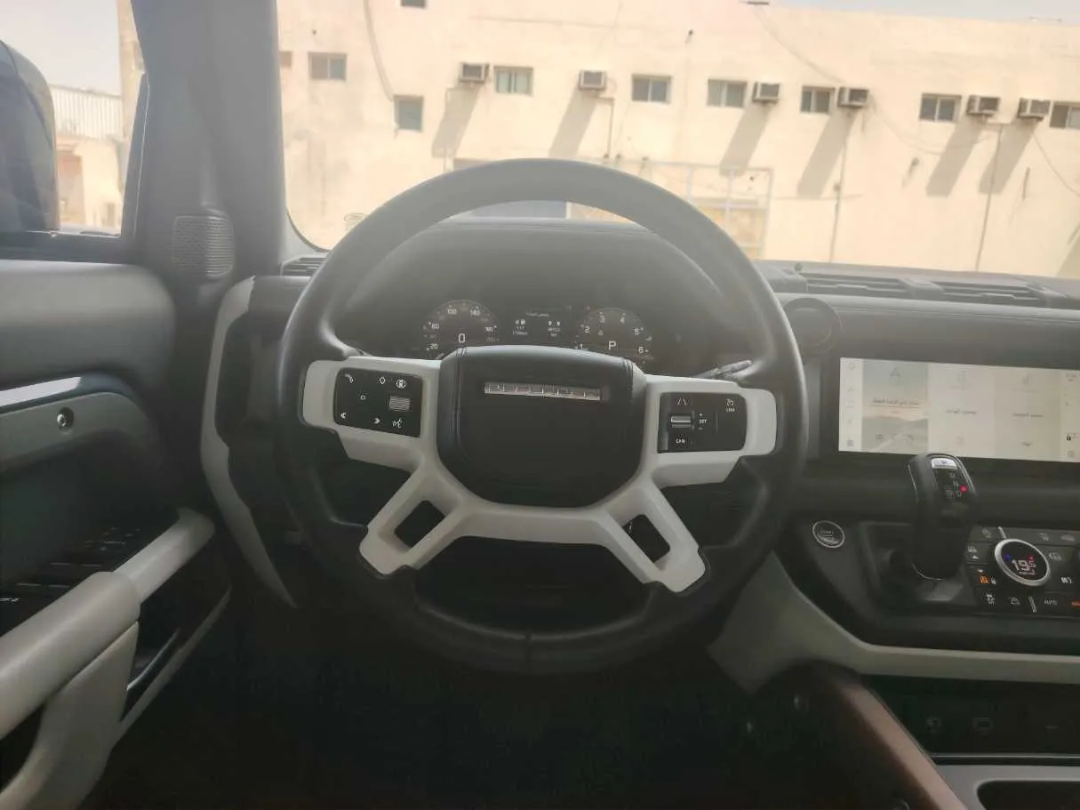 Car image 28