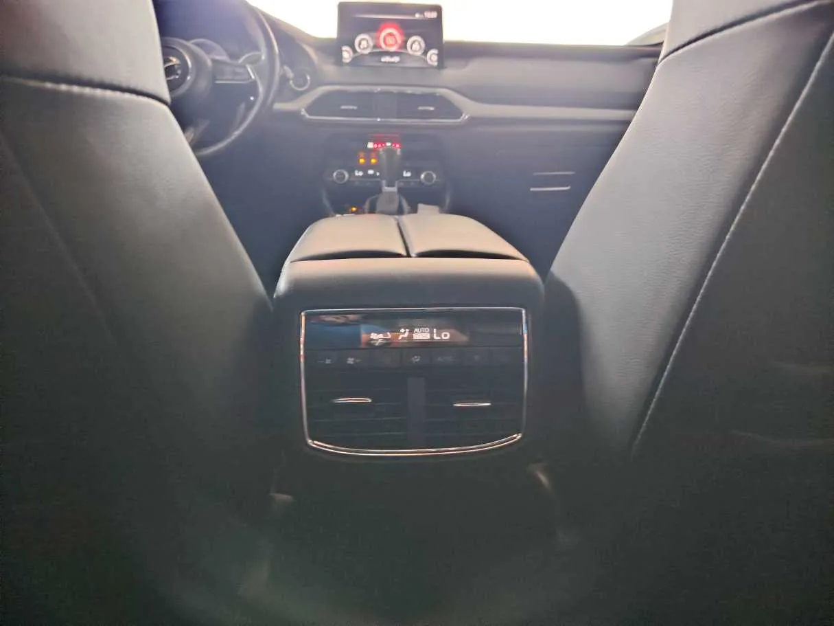 Car image 32