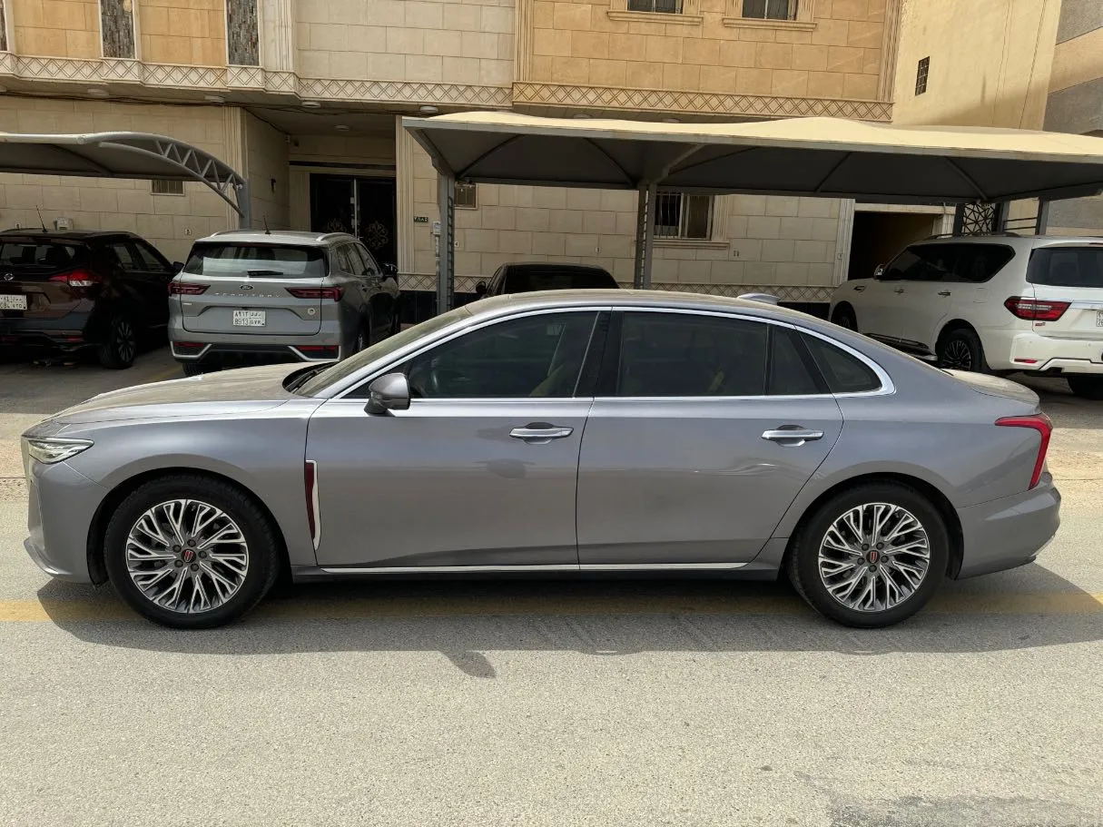 Car image 8