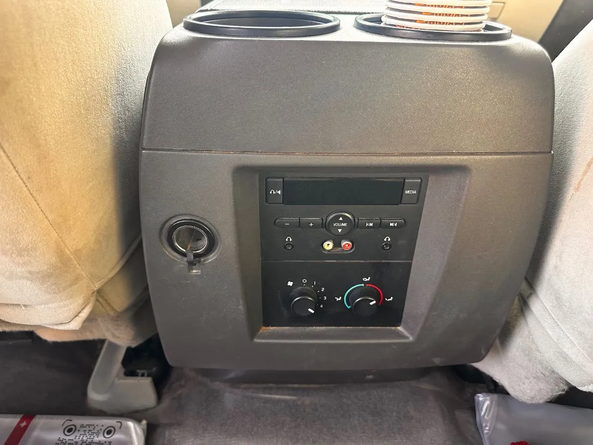 Car image 25