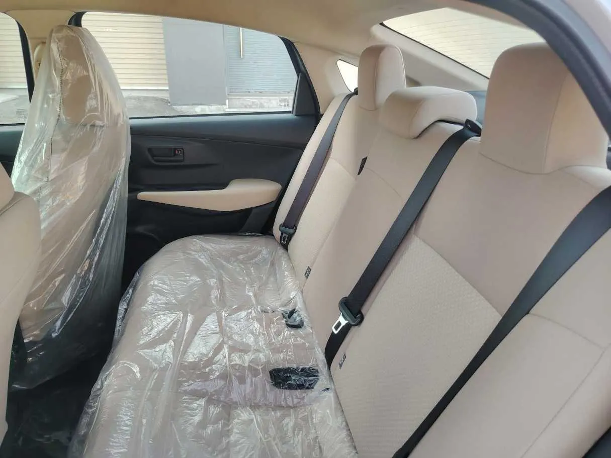 Car image 18