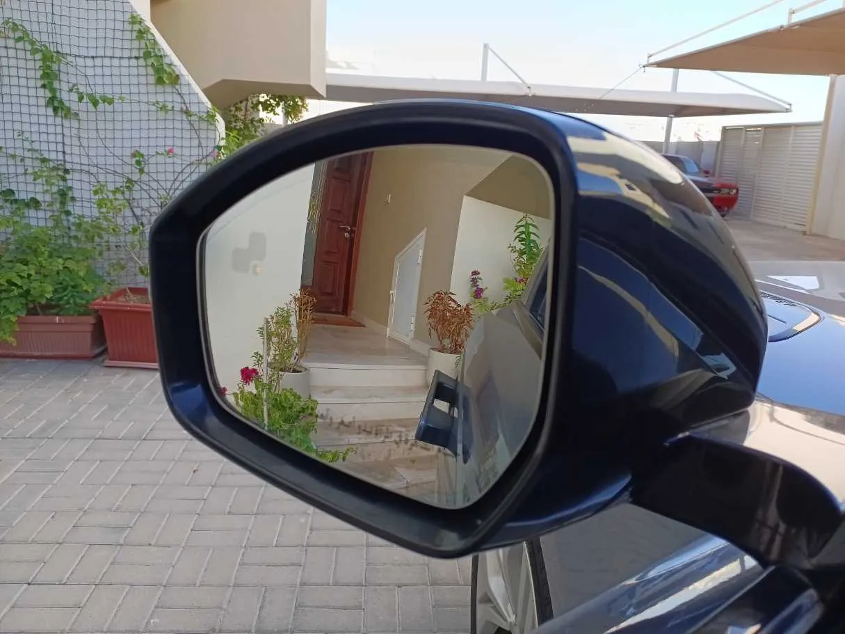 Car image 21