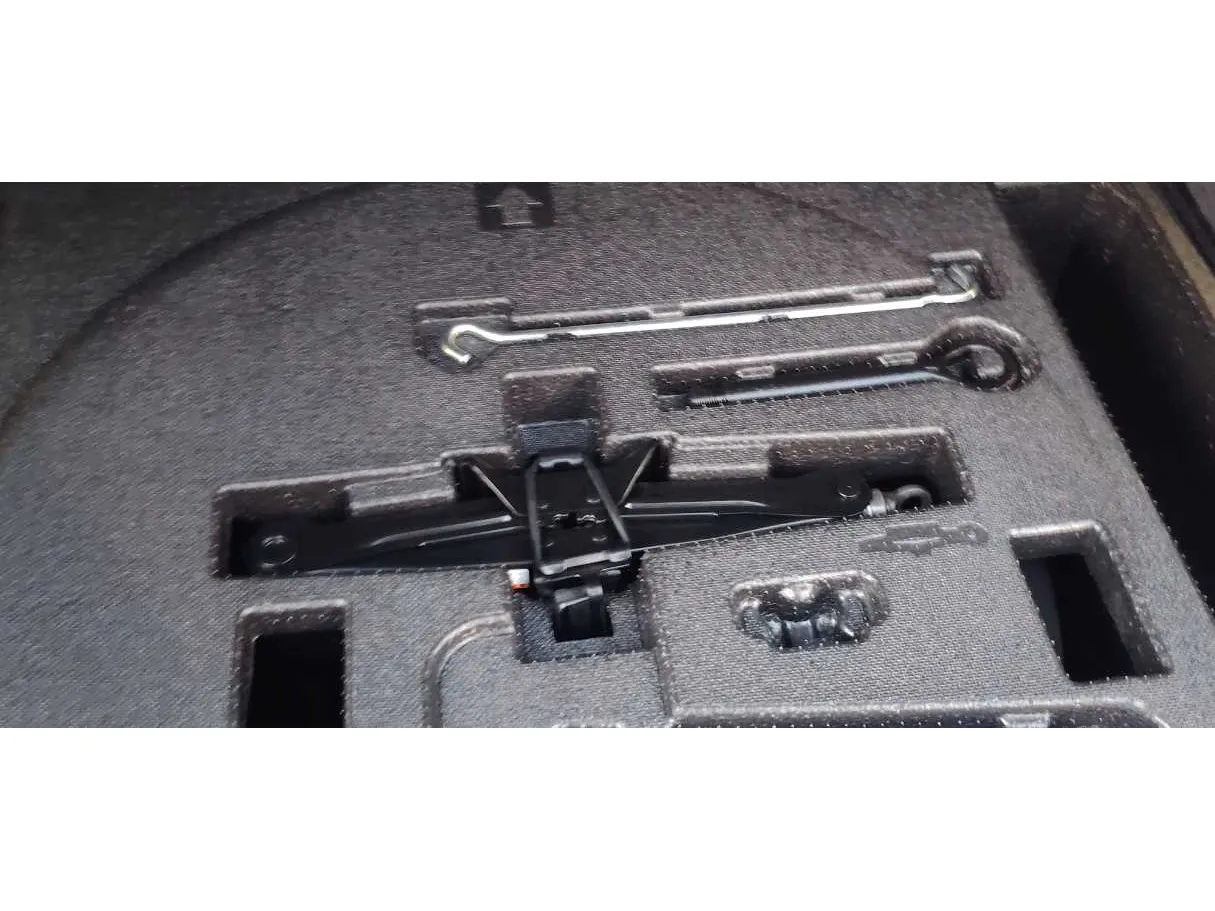 Car image 30