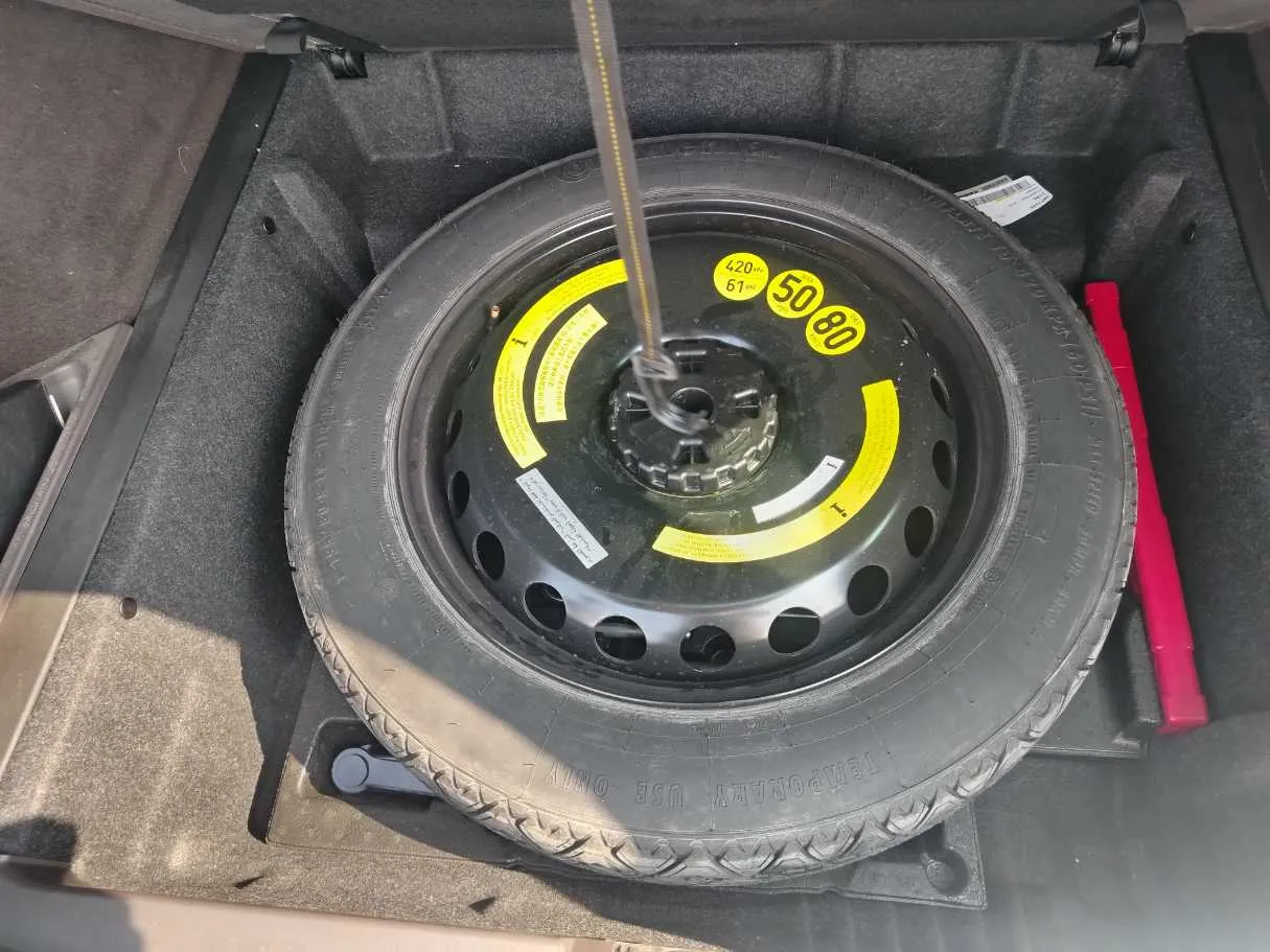 Car image 39