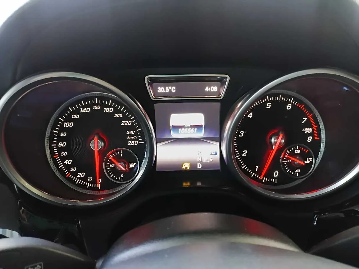 Car image 19