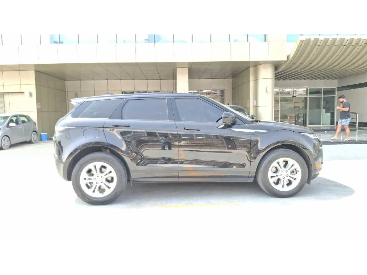 Car image 8