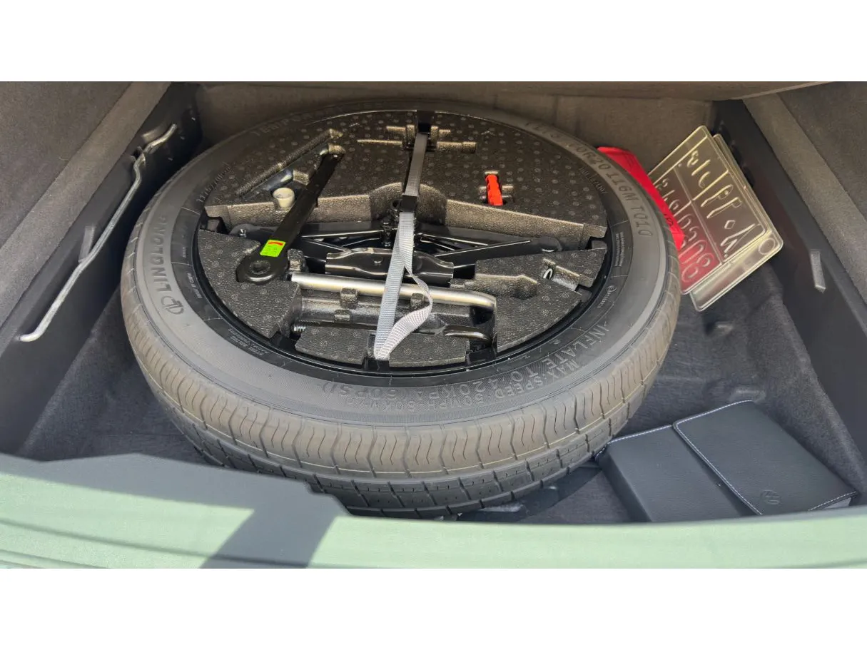 Car image 23