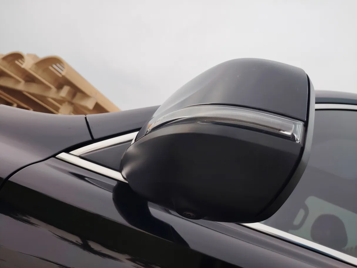 Car image 33