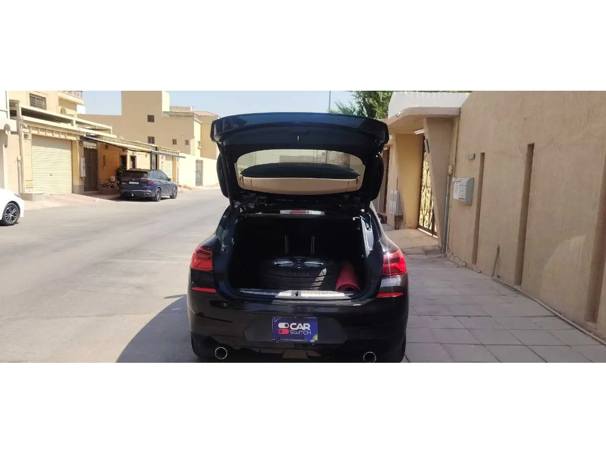 Car image 21