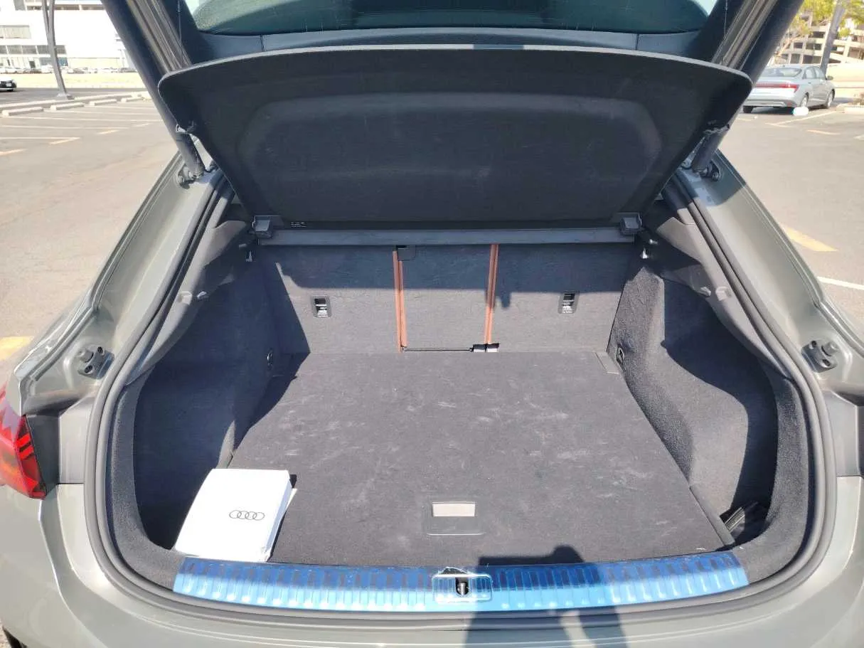 Car image 24