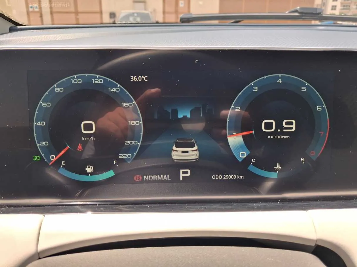 Car image 19