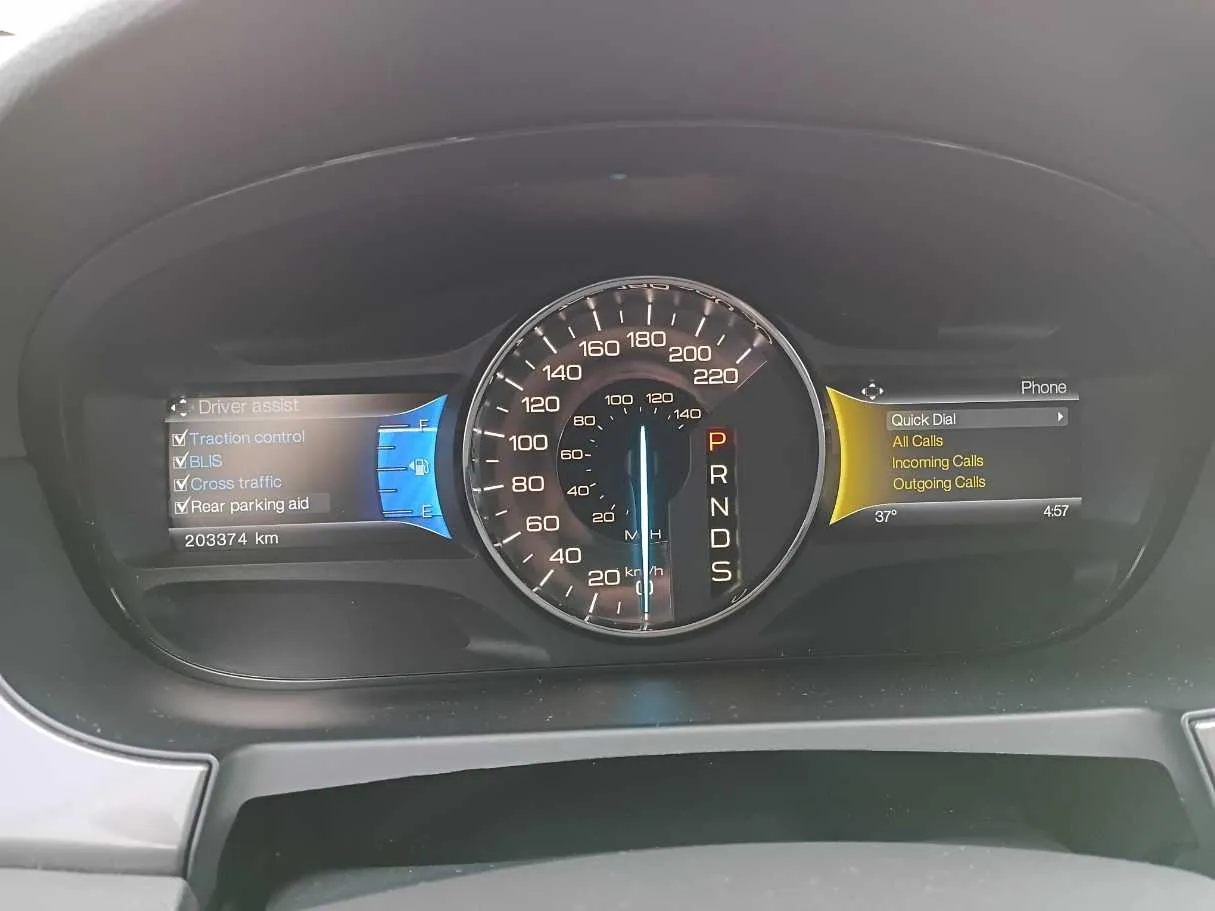 Car image 18