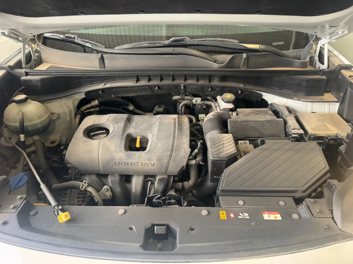 Car image 16