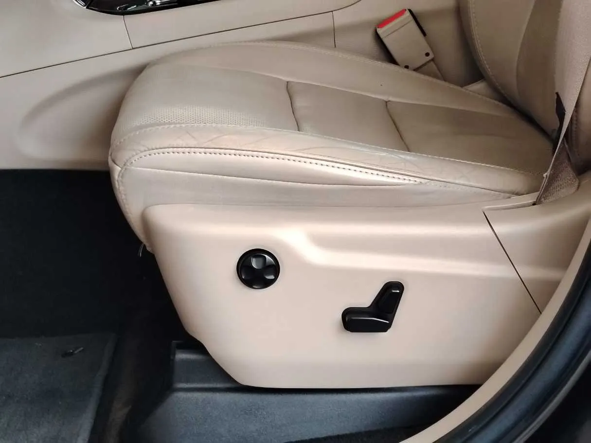 Car image 31
