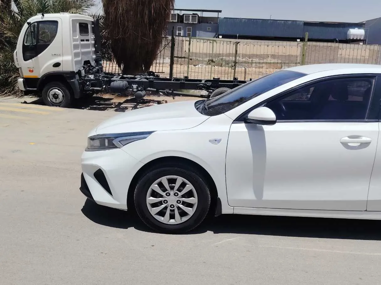 Car image 8