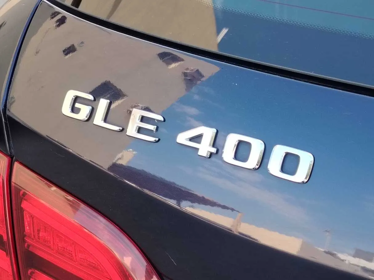Car image 32