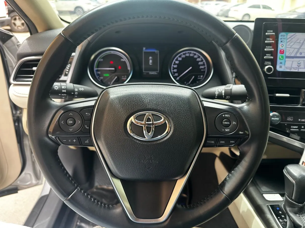 Car image 20