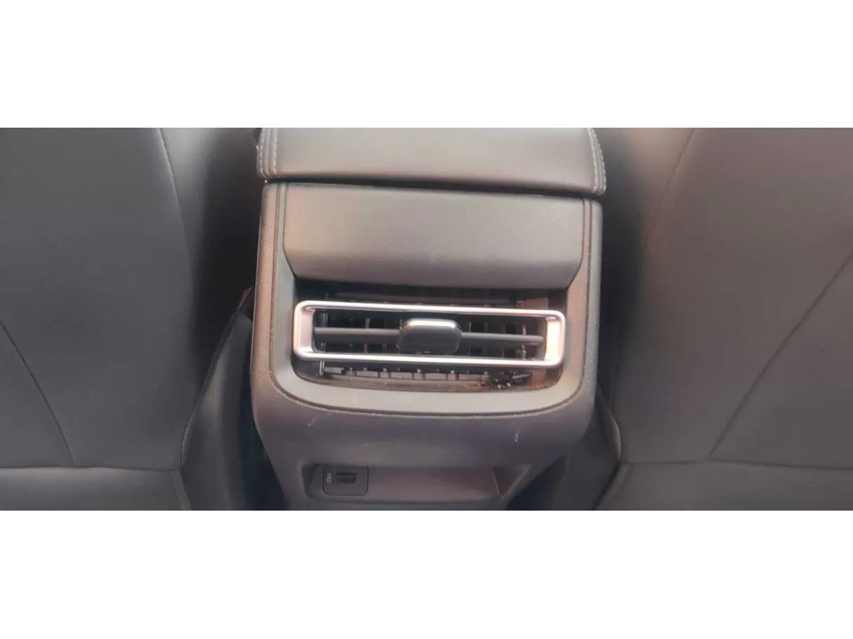 Car image 31