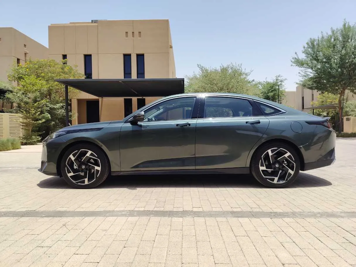 Car image 8