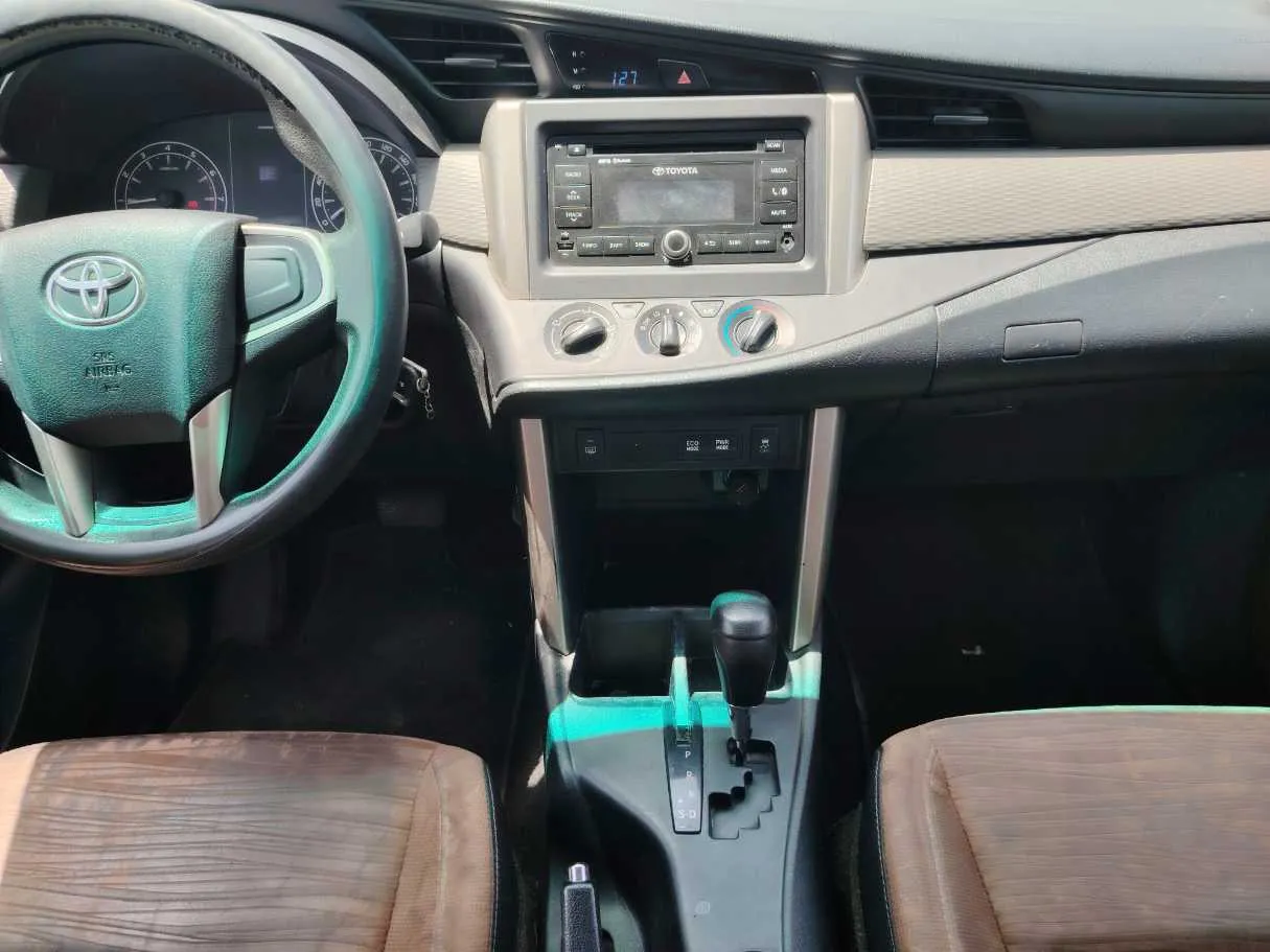 Car image 18