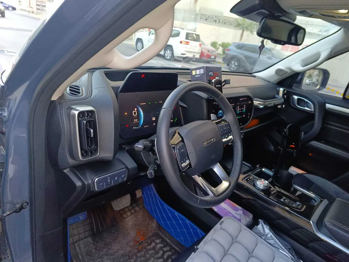 Car image 12
