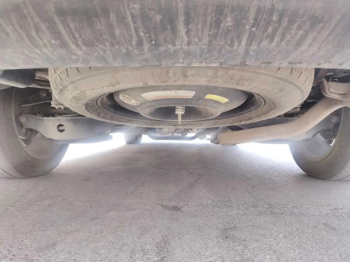 Car image 30