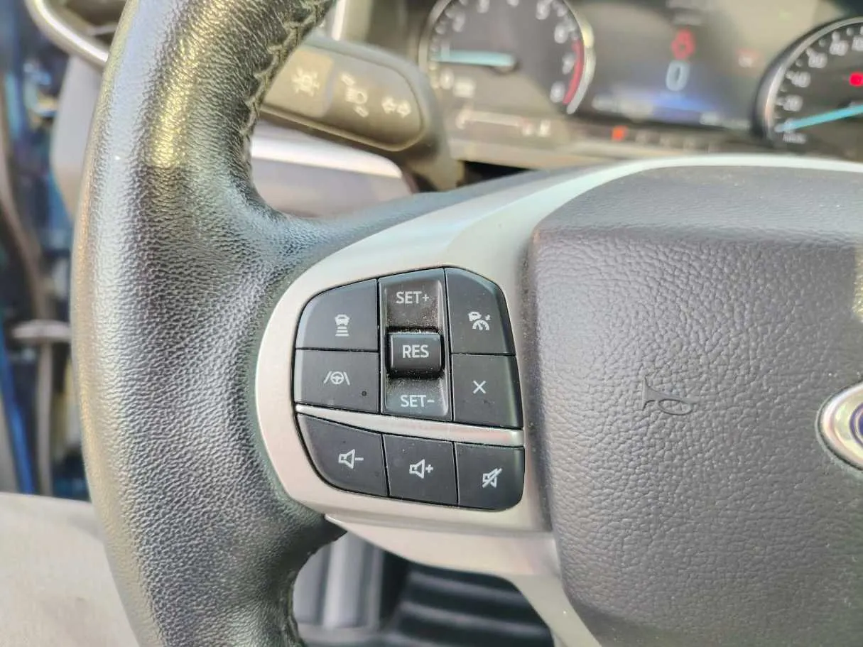 Car image 37