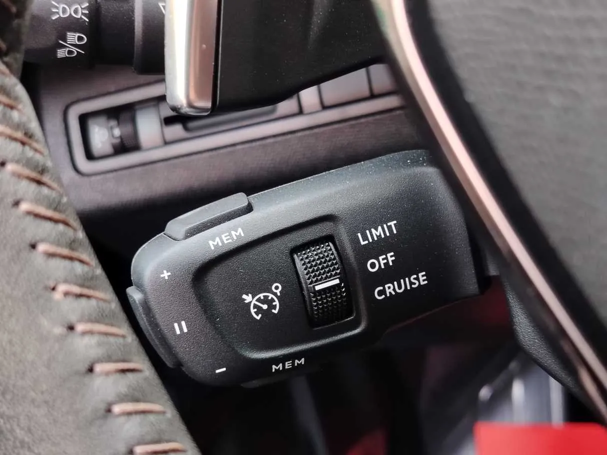 Car image 28